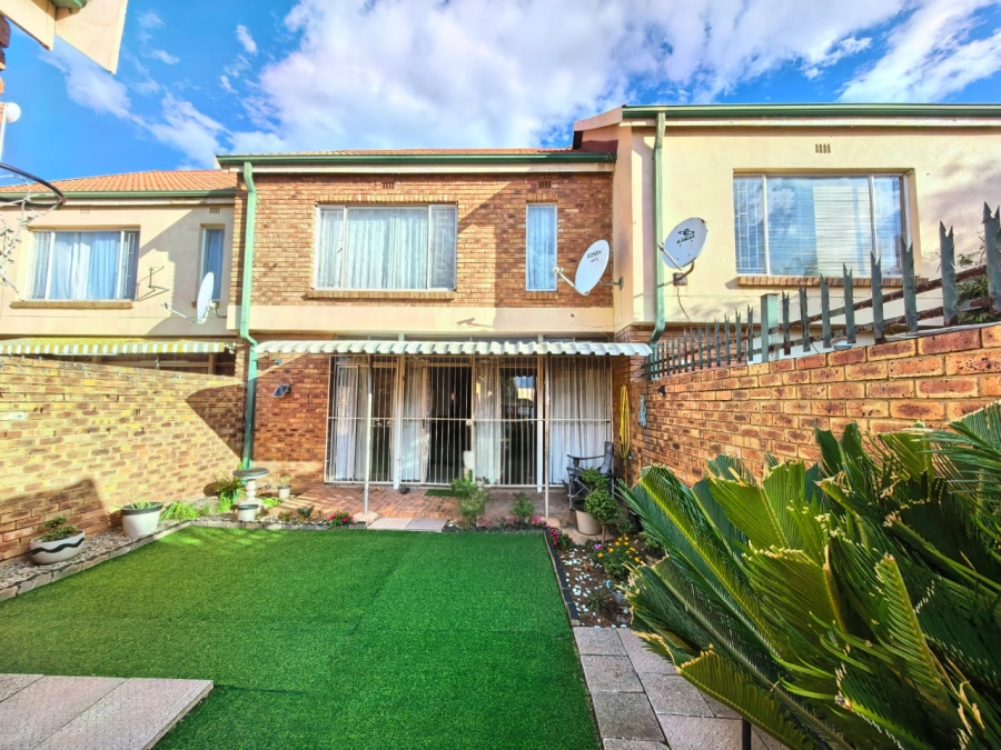 2 Bedroom Property for Sale in Vaalpark Free State